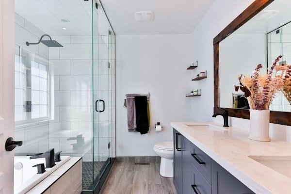 Shipping Container Homes vs. Traditional Tiny Homes Thumbnail
