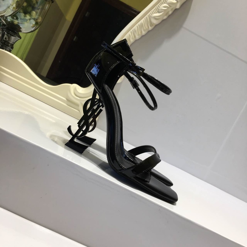CASSANDRA FLAT SANDALS IN SMOOTH LEATHER - Image 9