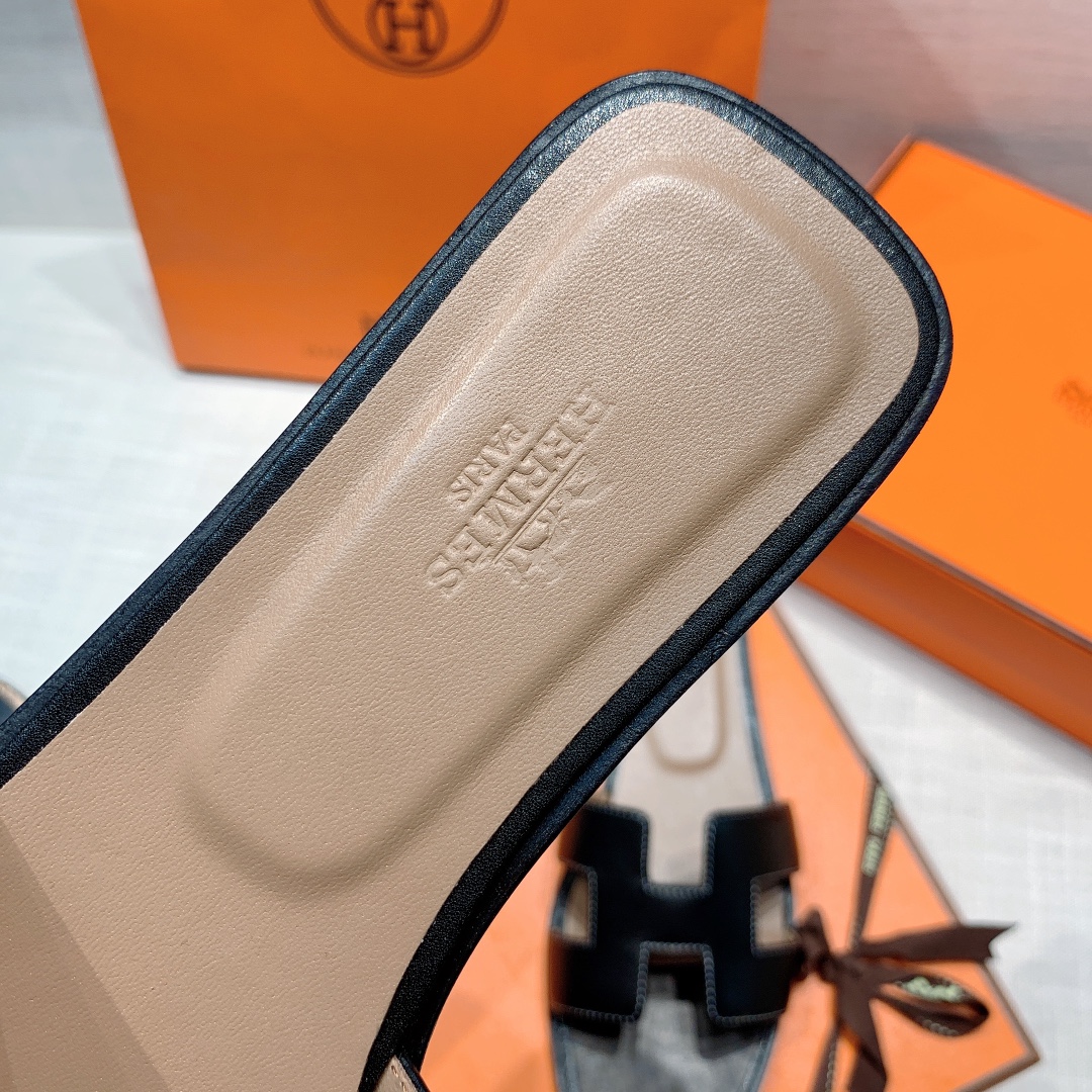 Hermès Oran Sandal - Image 9