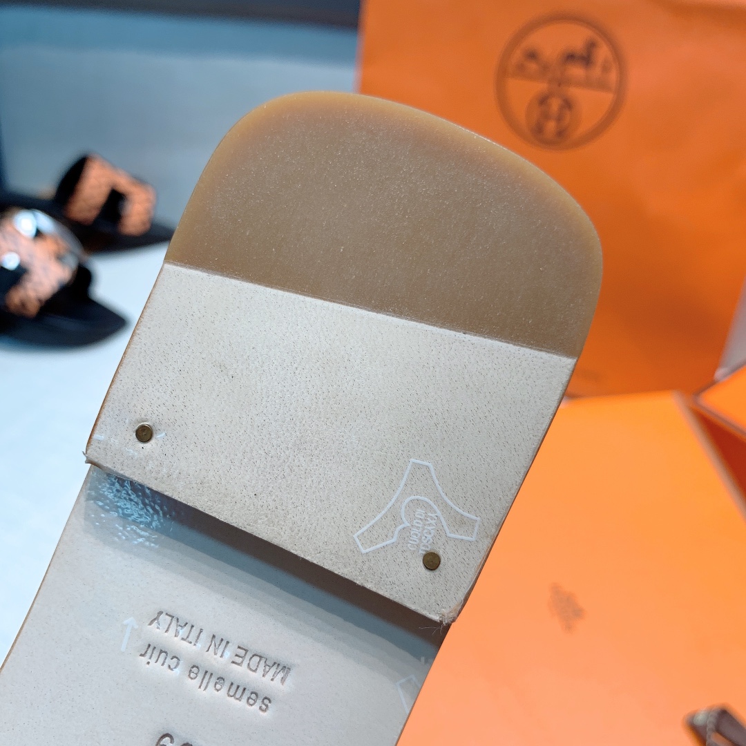 Hermès Oran Sandal - Image 5