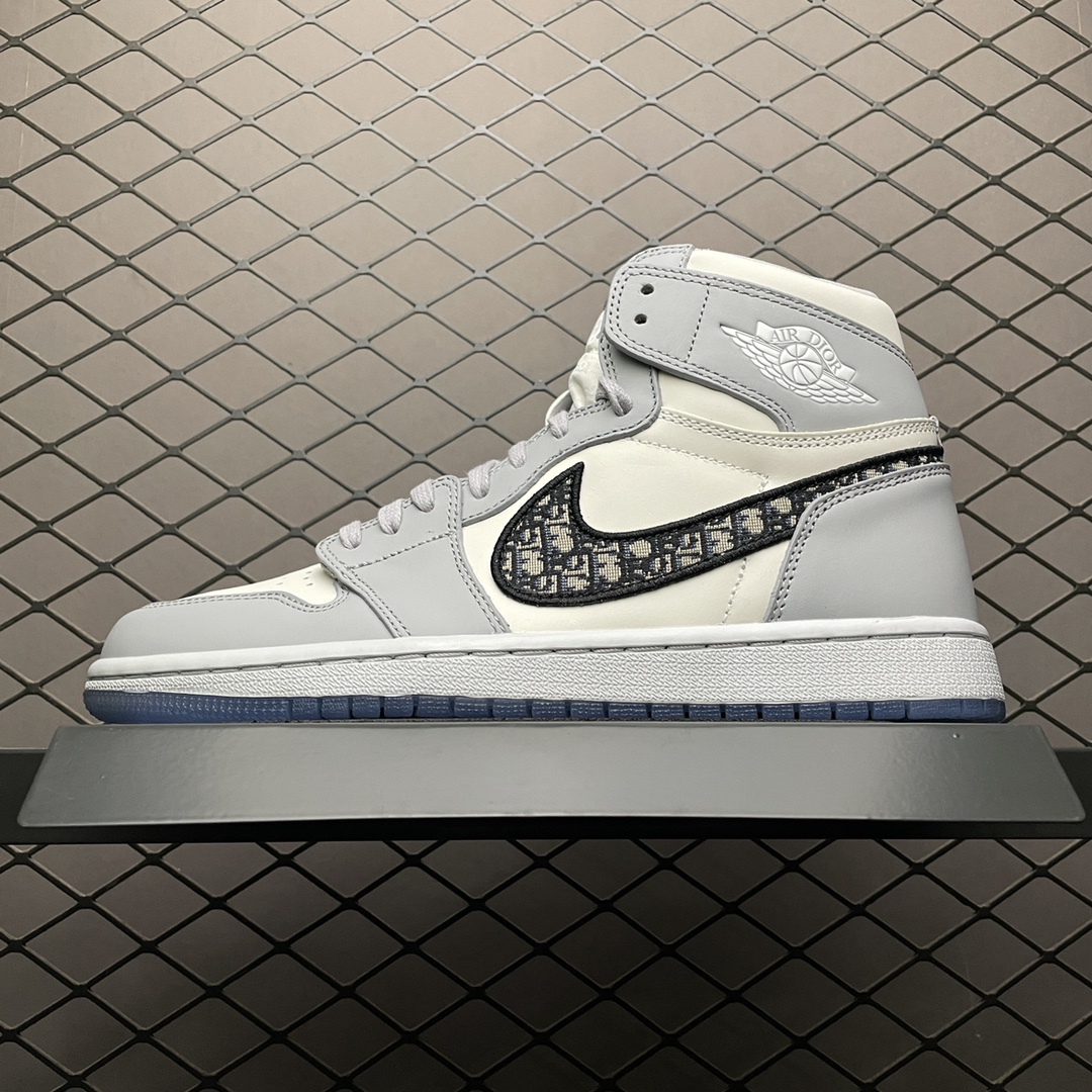 Dior × Air Jordan 1