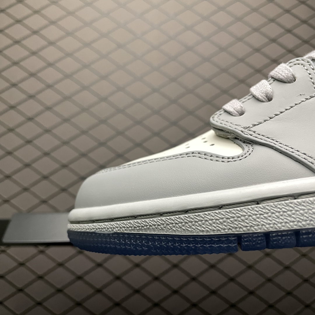 Dior × Air Jordan 1 - Image 6