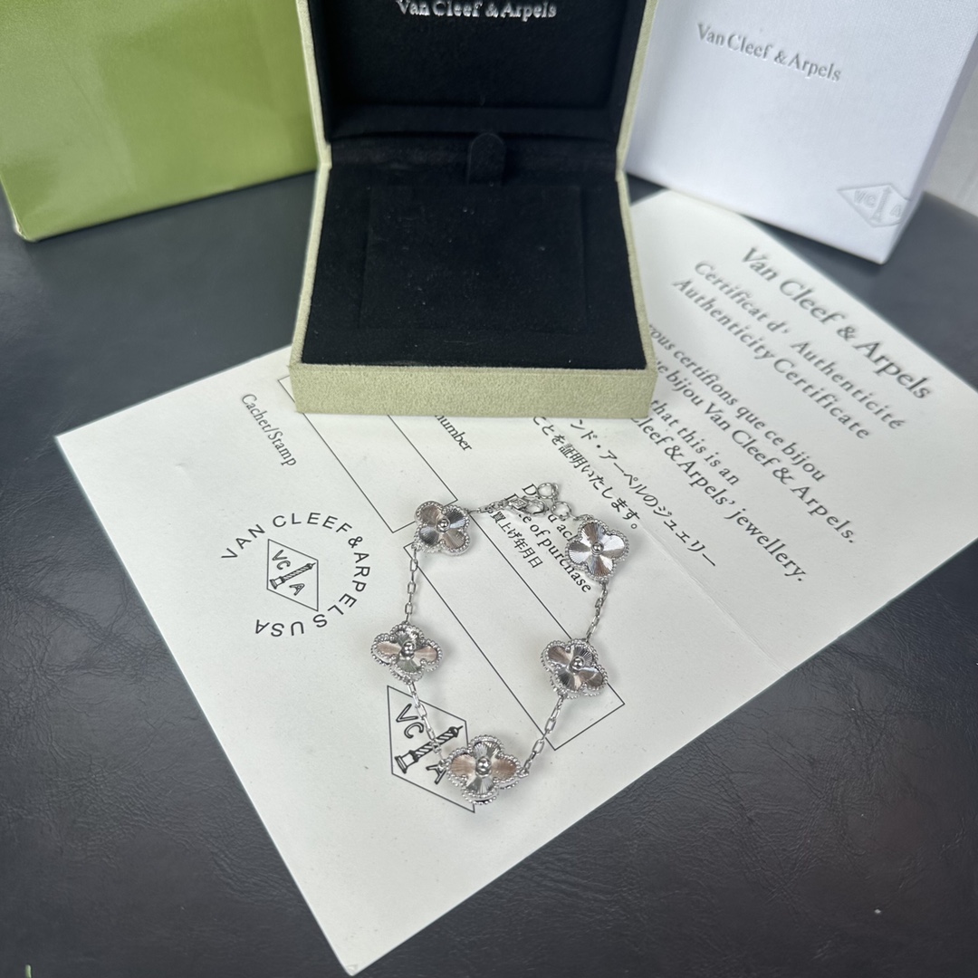 Van Cleef & Arpels Vintage Alhambra Bracelet - Image 3