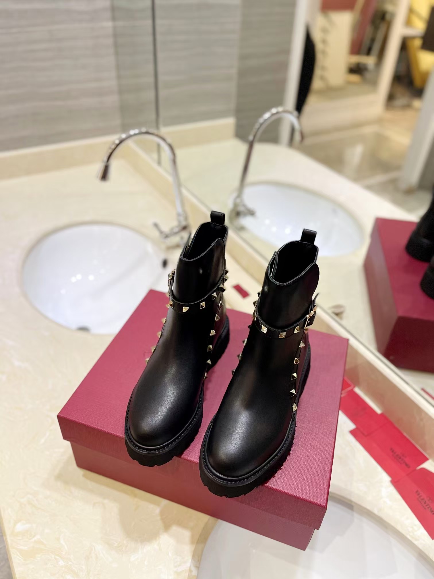 Valentino Garavani Rockstud Calfskin - Image 3