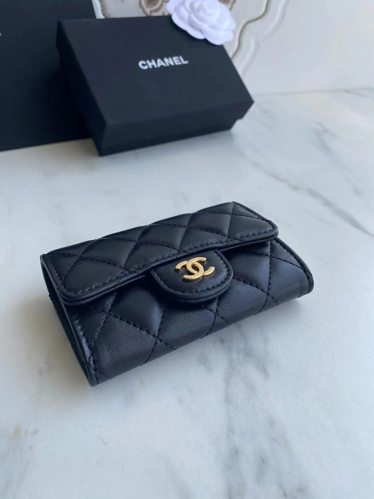 Chanel Classic Leather Wallet In Black - Image 5