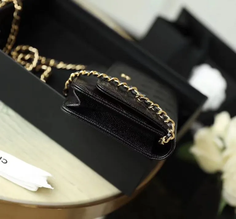 CHANEL WALLET ON CHAIN - Image 3