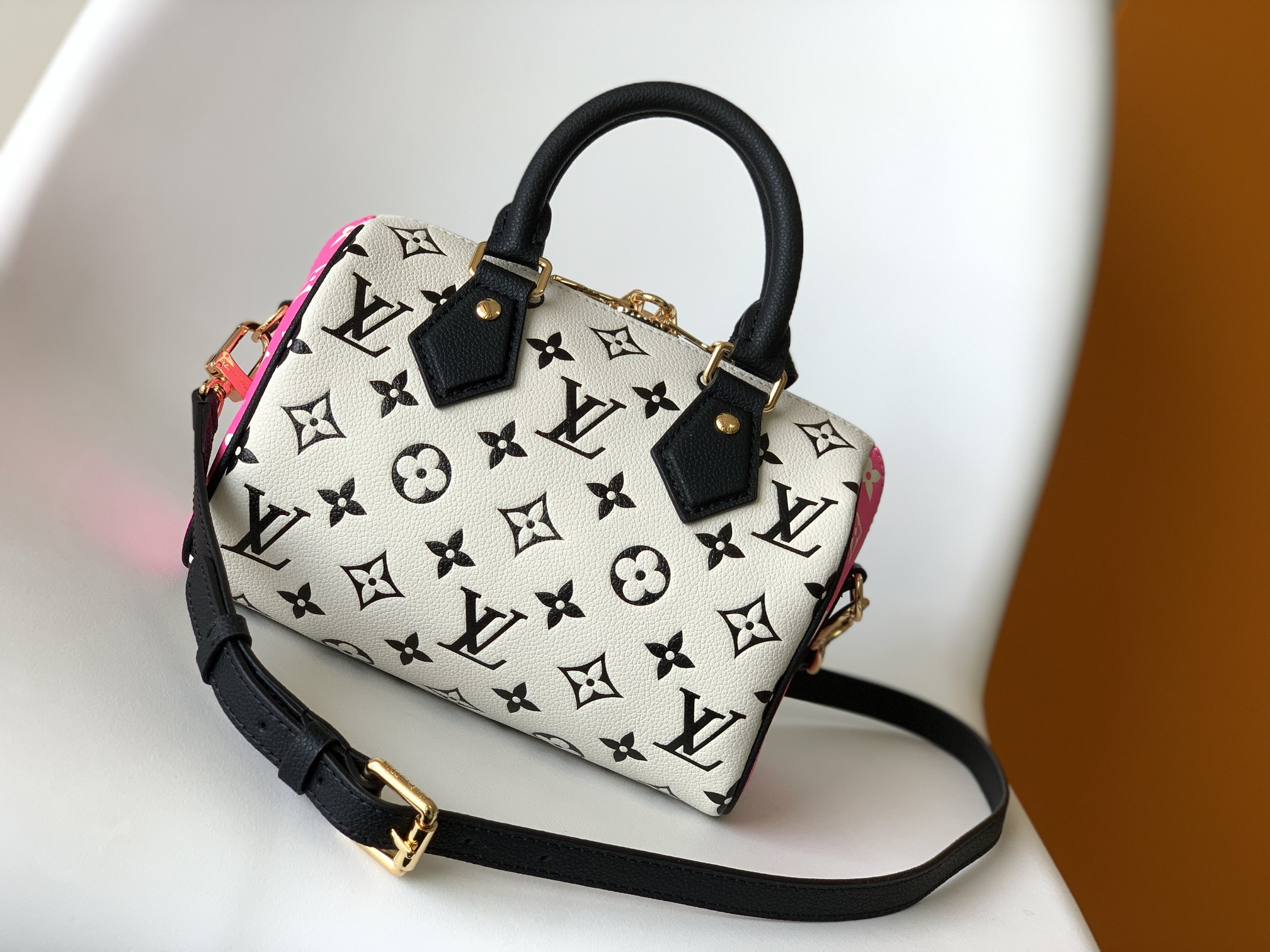 Monochrome Luxe Speedy Pillow Bag - Image 3