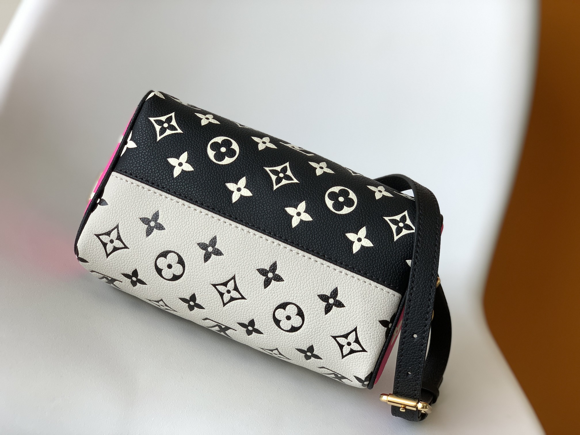 Monochrome Luxe Speedy Pillow Bag - Image 4