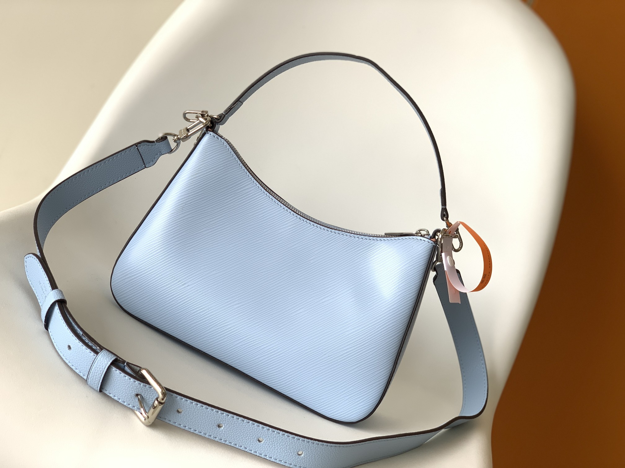 Luxury Blue Signature Handbag – Exclusive Edition M59488 - Image 3
