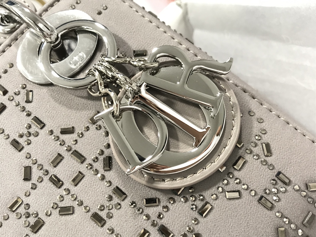 Elegant Grey Quilted Satin Three-Compartment Evening Handbag for Women - Image 5