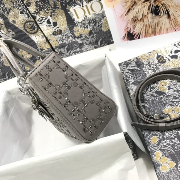 Elegant Grey Quilted Satin Three-Compartment Evening Handbag for Women
