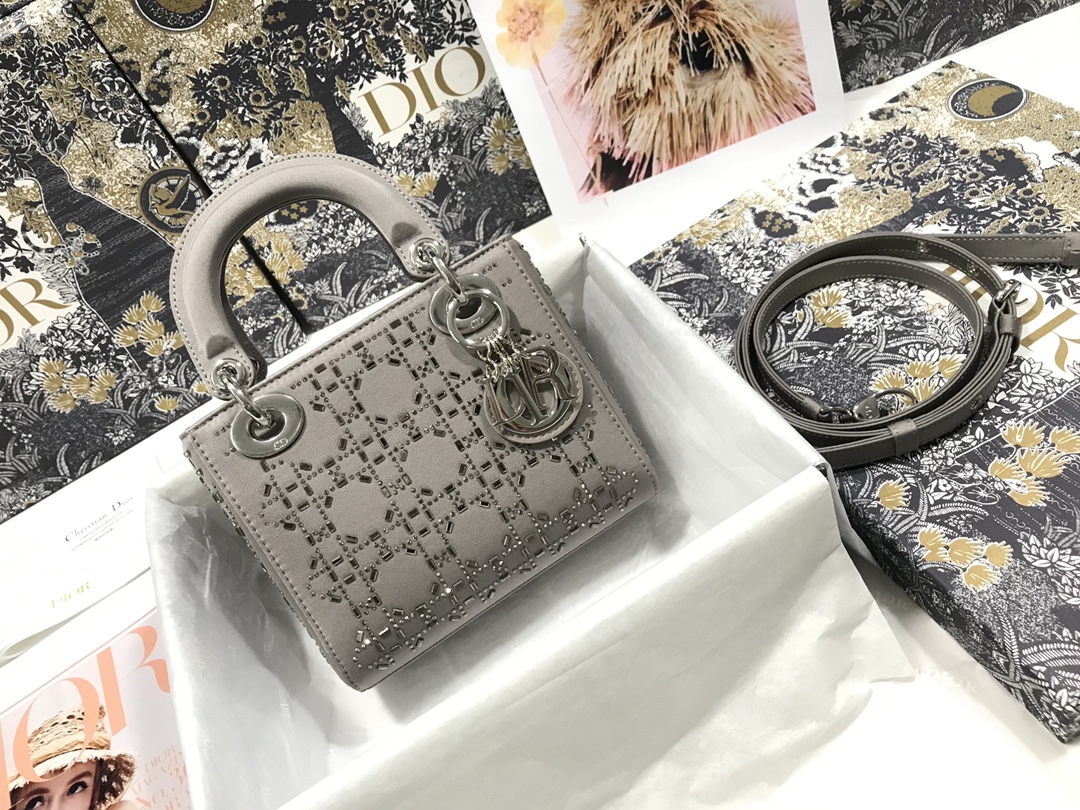 Elegant Grey Quilted Satin Three-Compartment Evening Handbag for Women - Image 8