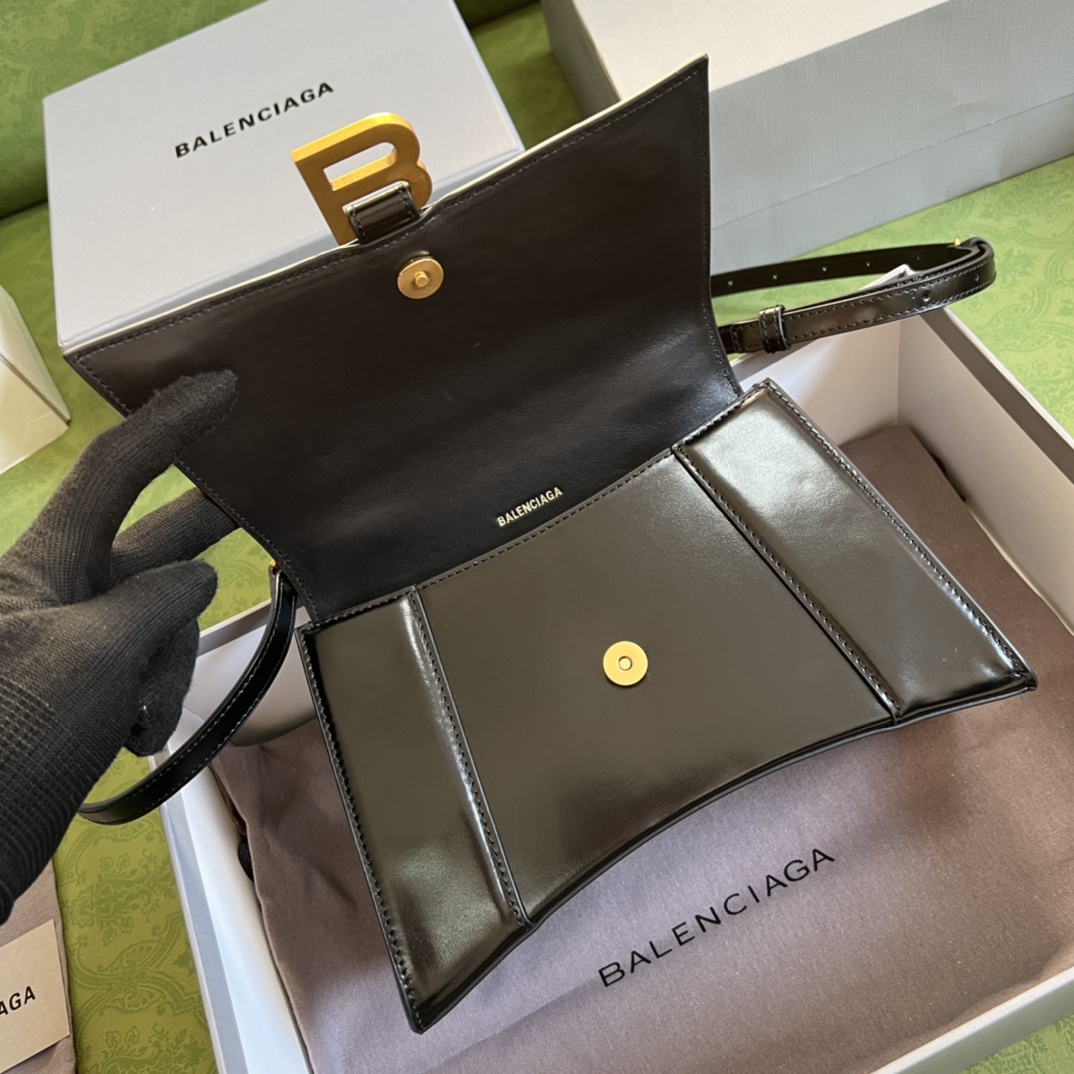 Luxury Fusion: Balenciaga × Gucci Limited Edition Drop - Image 3