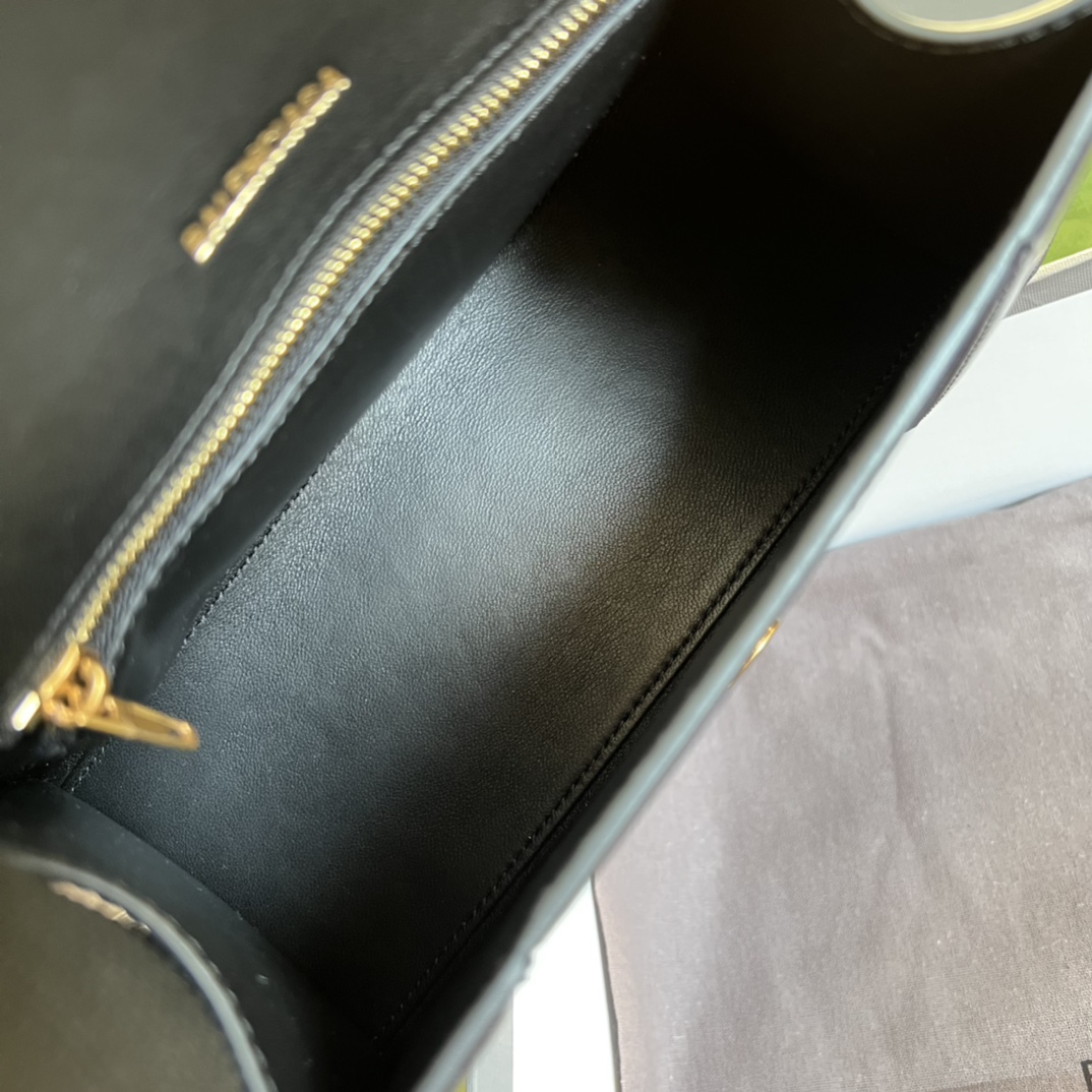 Luxury Fusion: Balenciaga × Gucci Limited Edition Drop - Image 9