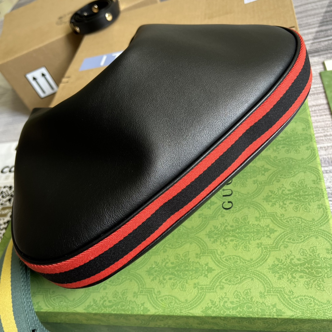 Gucci Attache Luxe Grande Shoulder Bag - Image 2