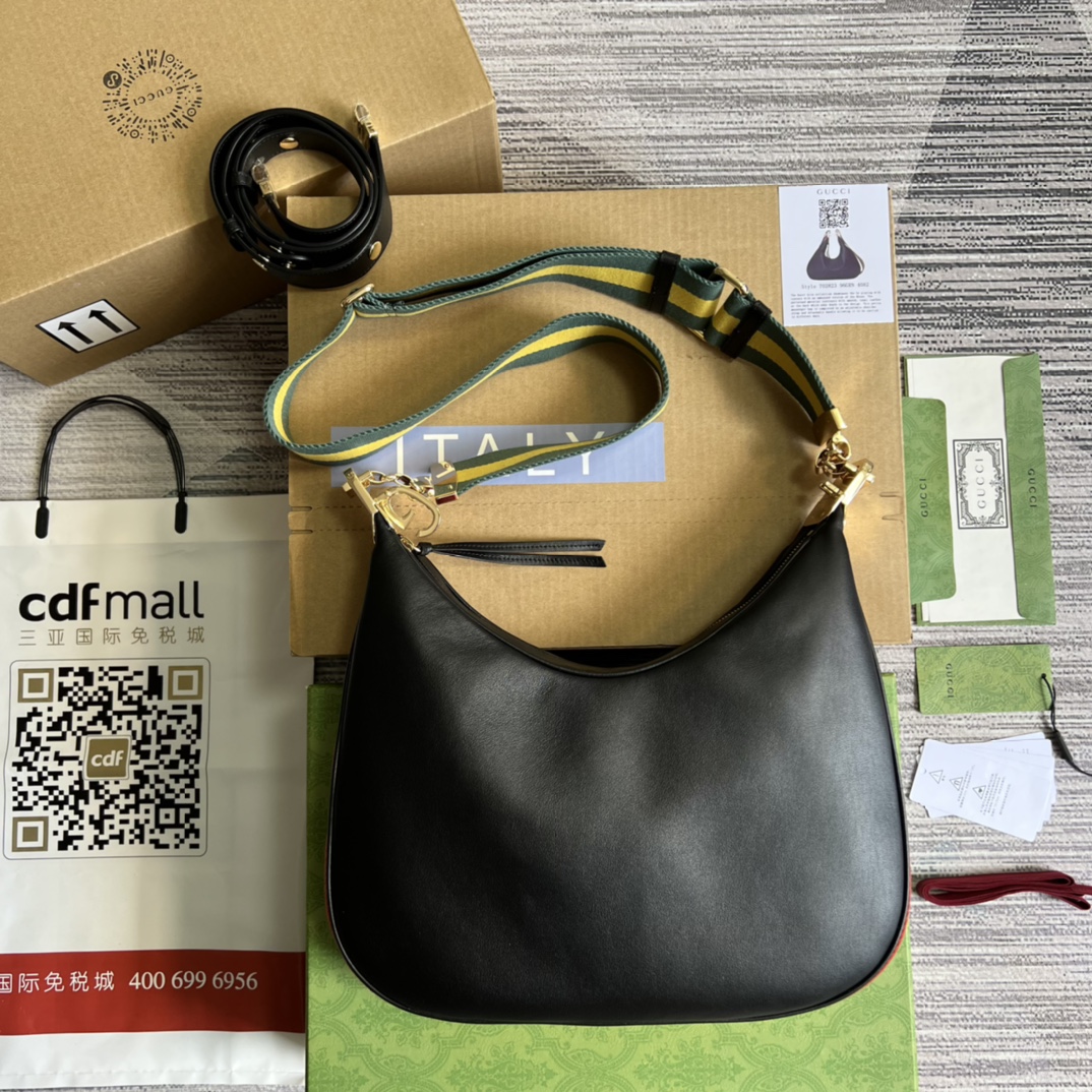 Gucci Attache Luxe Grande Shoulder Bag