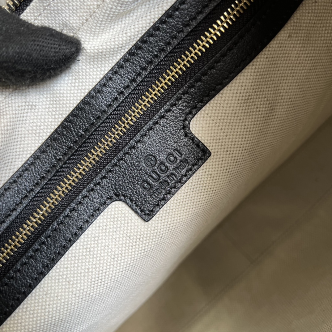 Gucci Attache Luxe Grande Shoulder Bag - Image 3