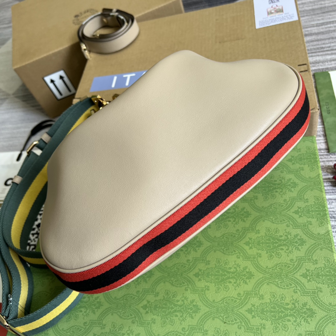 Gucci Attache Luxe Shoulder Bag - Image 2