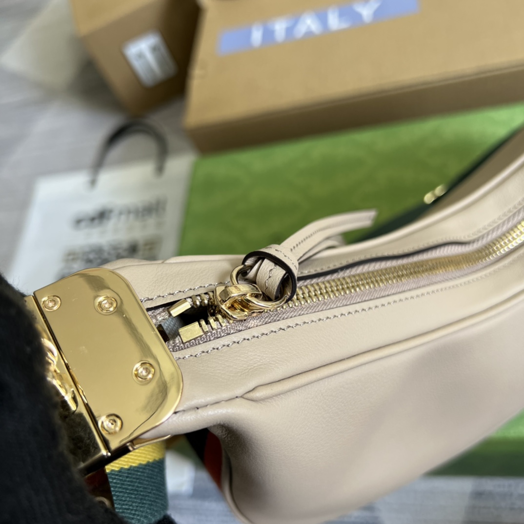 Gucci Attache Luxe Shoulder Bag - Image 6