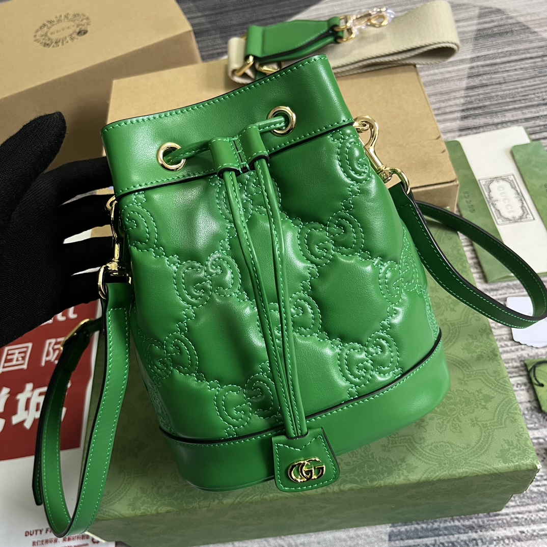 Elegant Quilted Leather Mini Bucket Bag for Women – Premium Designer Style - Image 9