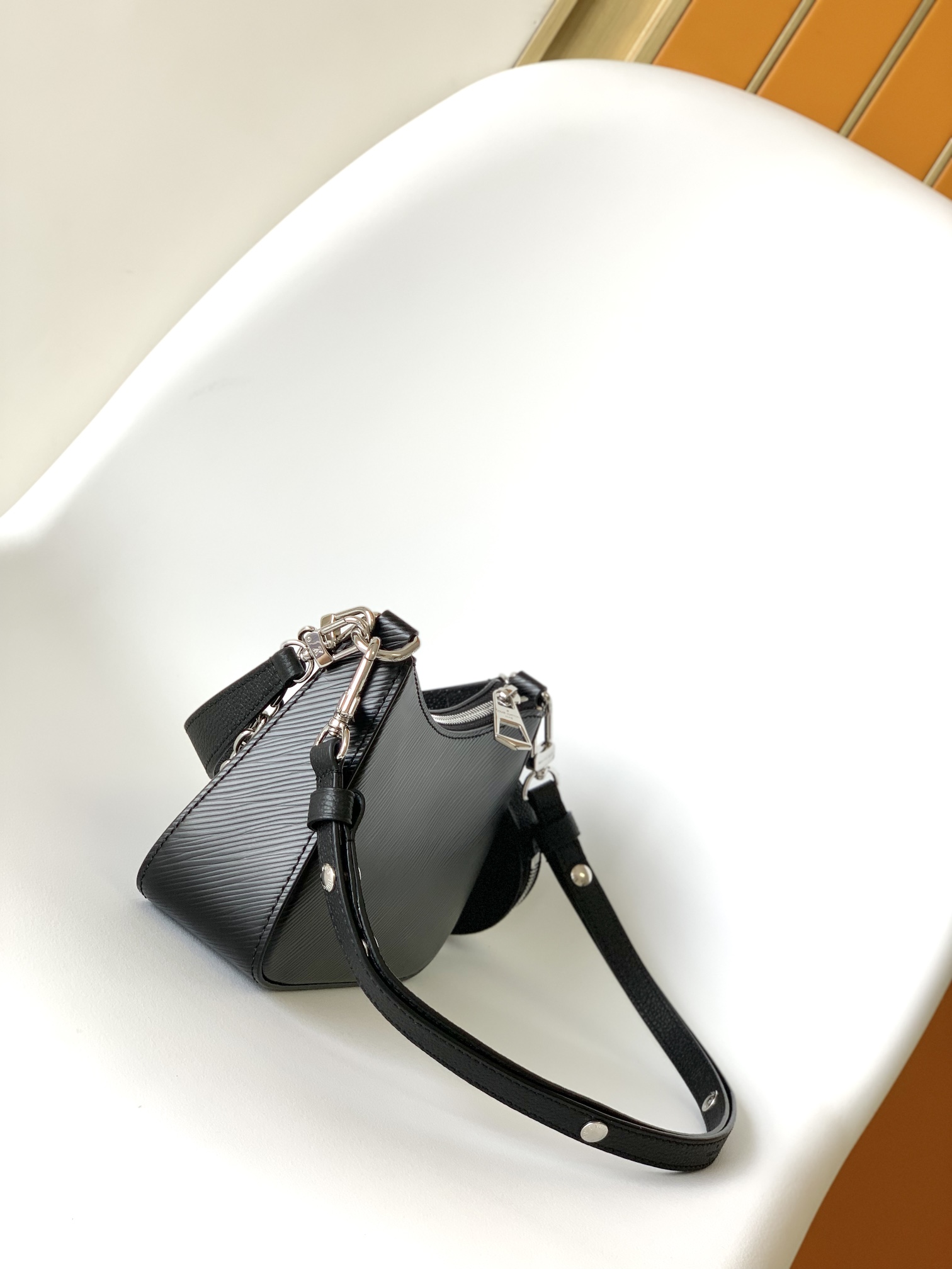 M20998 Black Premium Structured Handbag for Women - Image 2