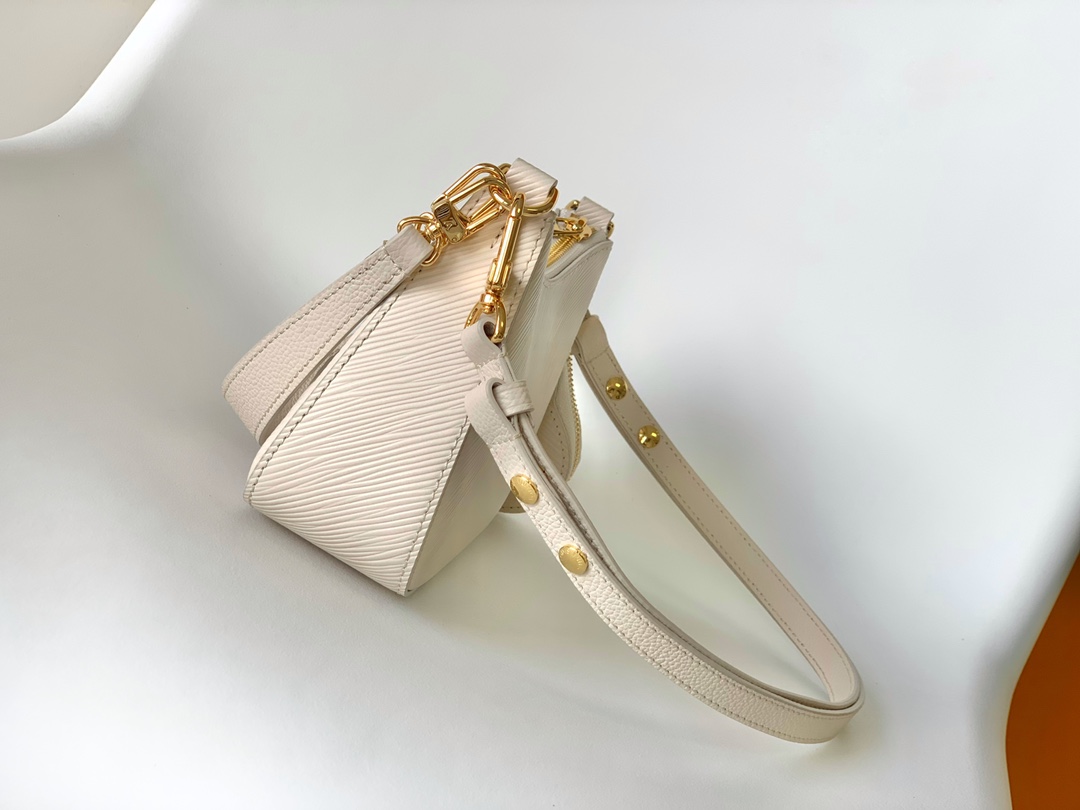 Heart-Shaped Premium Women’s Handbag – Elegant Luxury Style Crossbody - Image 2