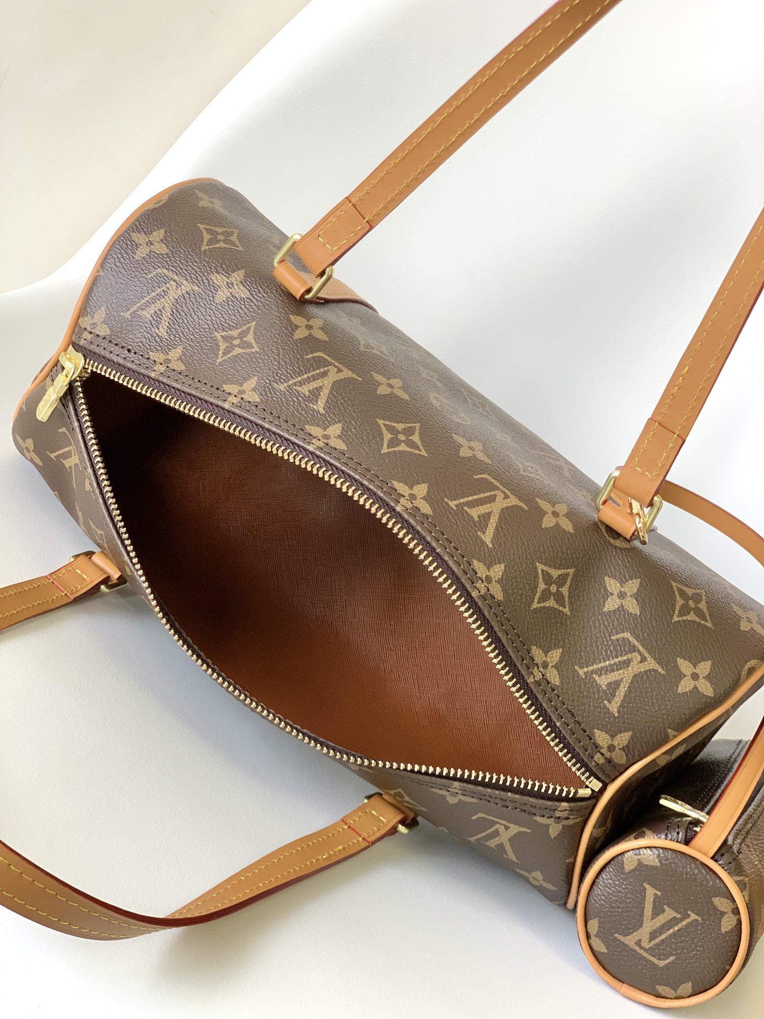 M51385 Vintage-Inspired Large Round Cylindrical Mother & Daughter Bag Set - Image 6