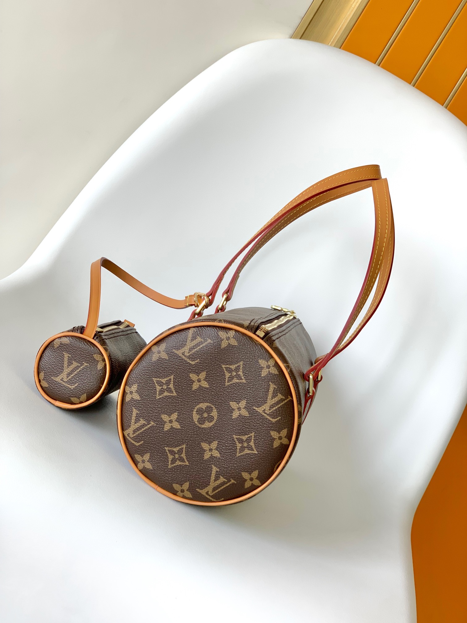 M51385 Vintage-Inspired Large Round Cylindrical Mother & Daughter Bag Set - Image 2