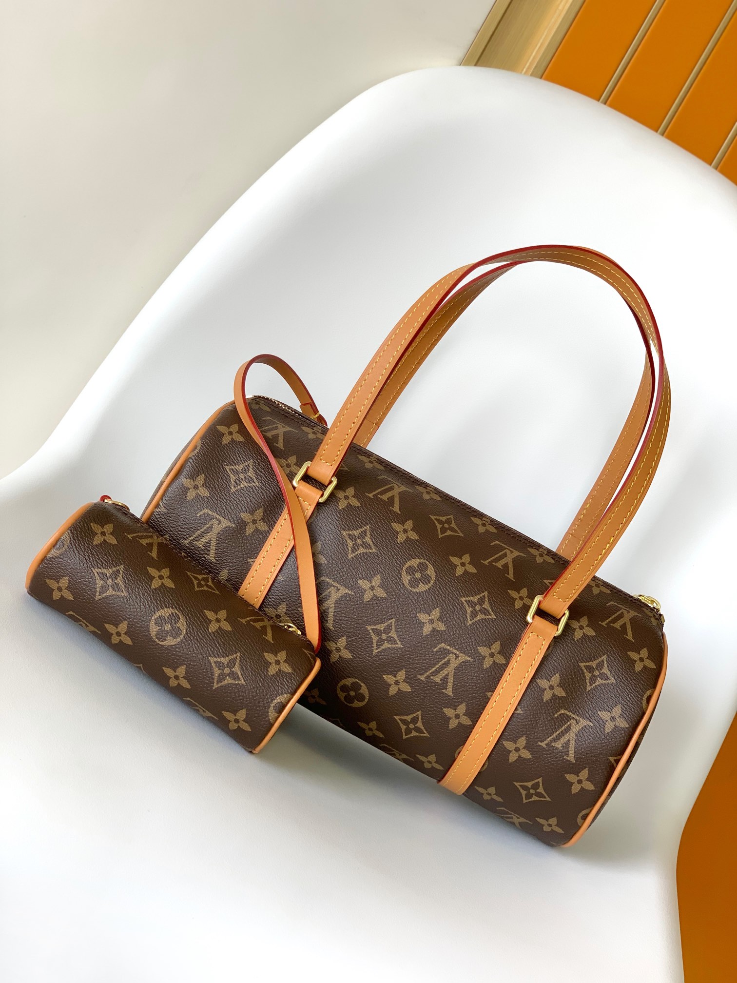 M51385 Vintage-Inspired Large Round Cylindrical Mother & Daughter Bag Set - Image 3