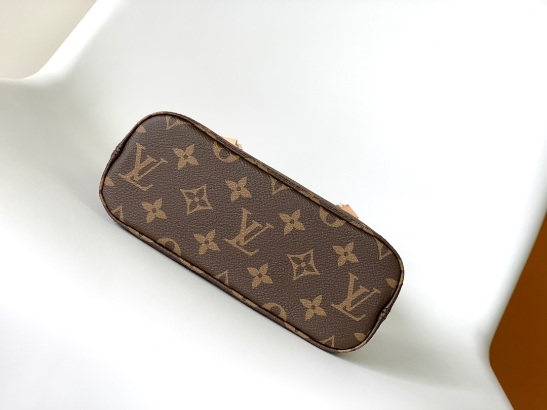 Vivian Vintage Monogram Canvas Shoulder Bag for Women – Elegant Luxury Style Handbag - Image 4