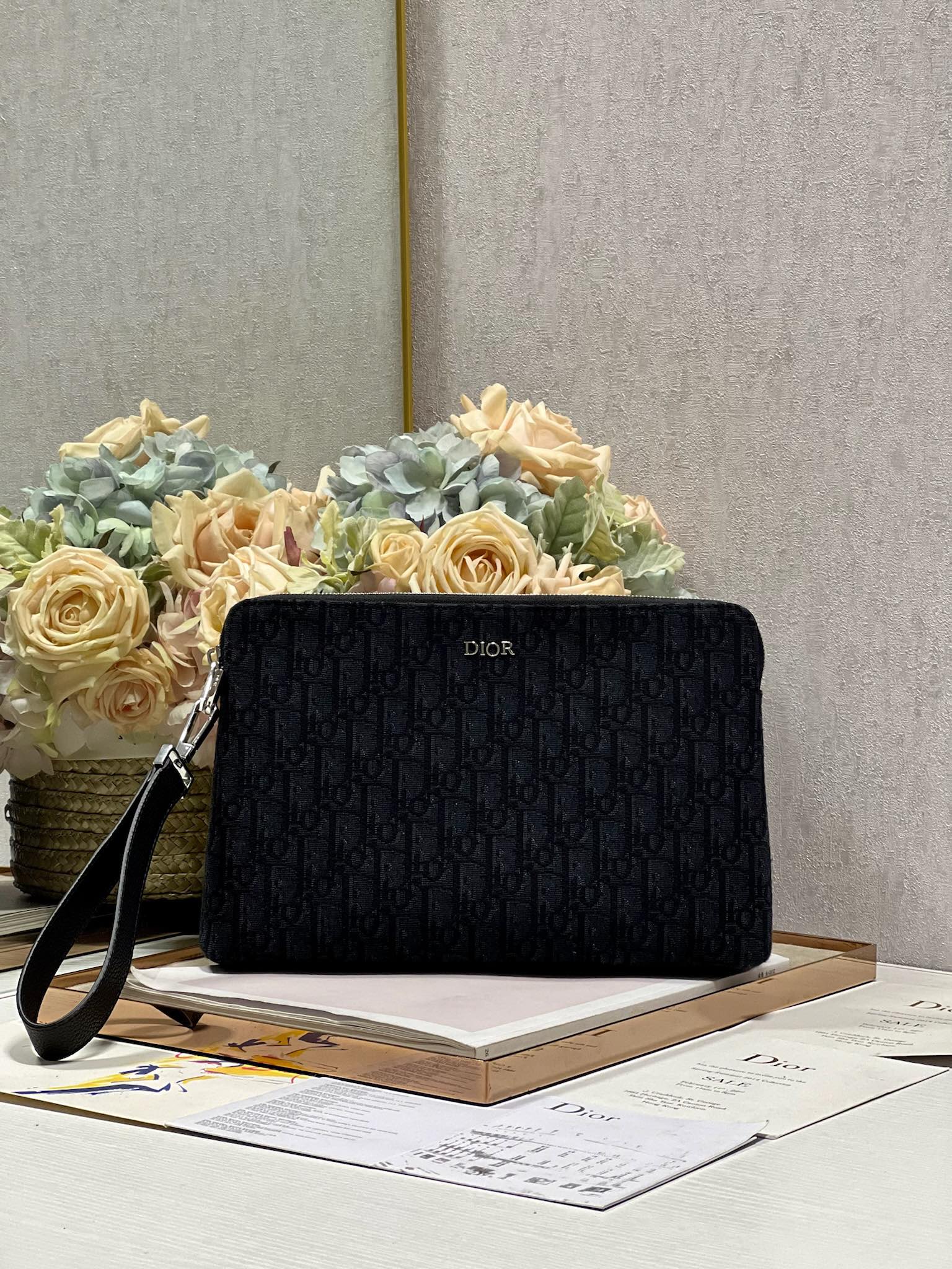 “Midnight Oblique Arc Clutch”