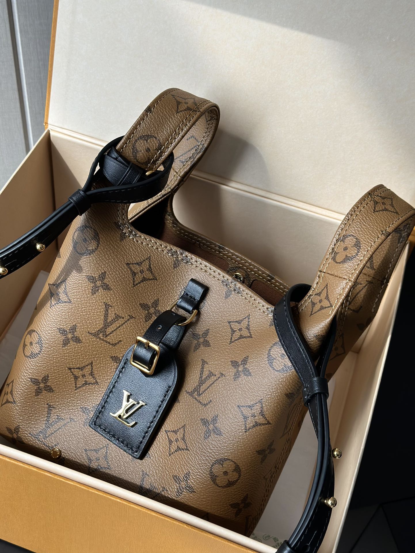 M46816 Yellow Floral Atlantis BB Style Handbag – Premium Leather Inspired Design - Image 5
