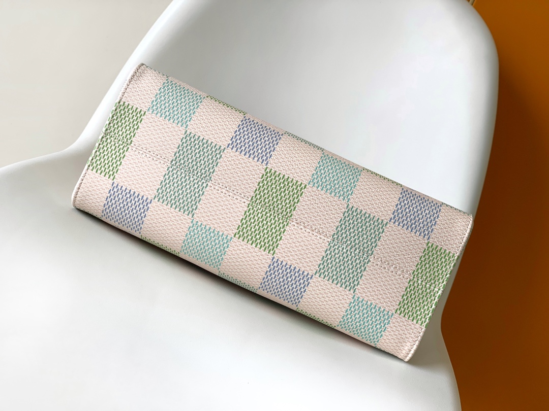 Luxury Check Pattern Square Diaper Bag for Moms – Premium Baby Travel Tote - Image 3