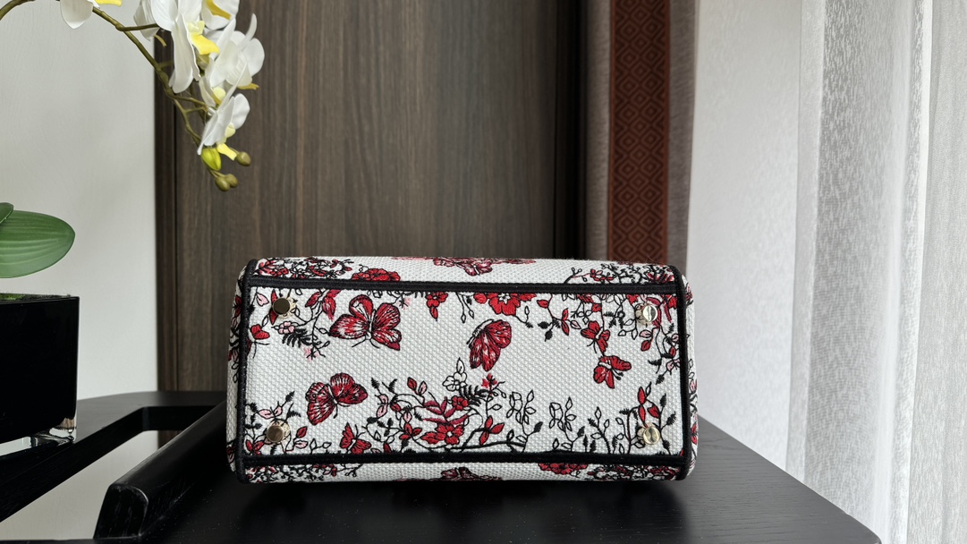 Elegant Lady D-Lite Style Luxury Handbag – Classic Designer-Inspired Fashion Tote for Women - Image 4