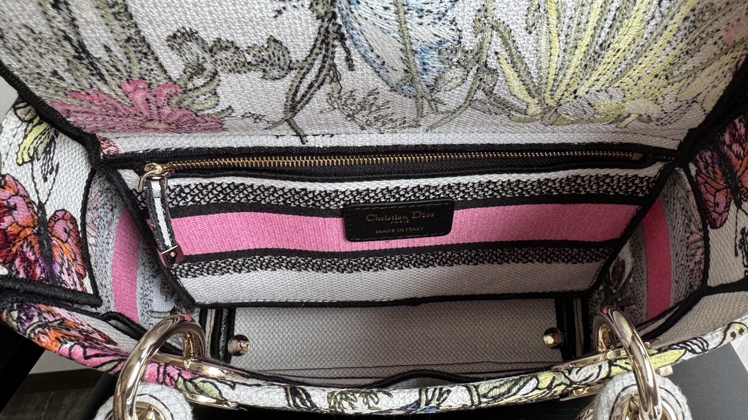 Elegant Lady D-Lite Style Luxury Inspired Handbag for Women - Image 3