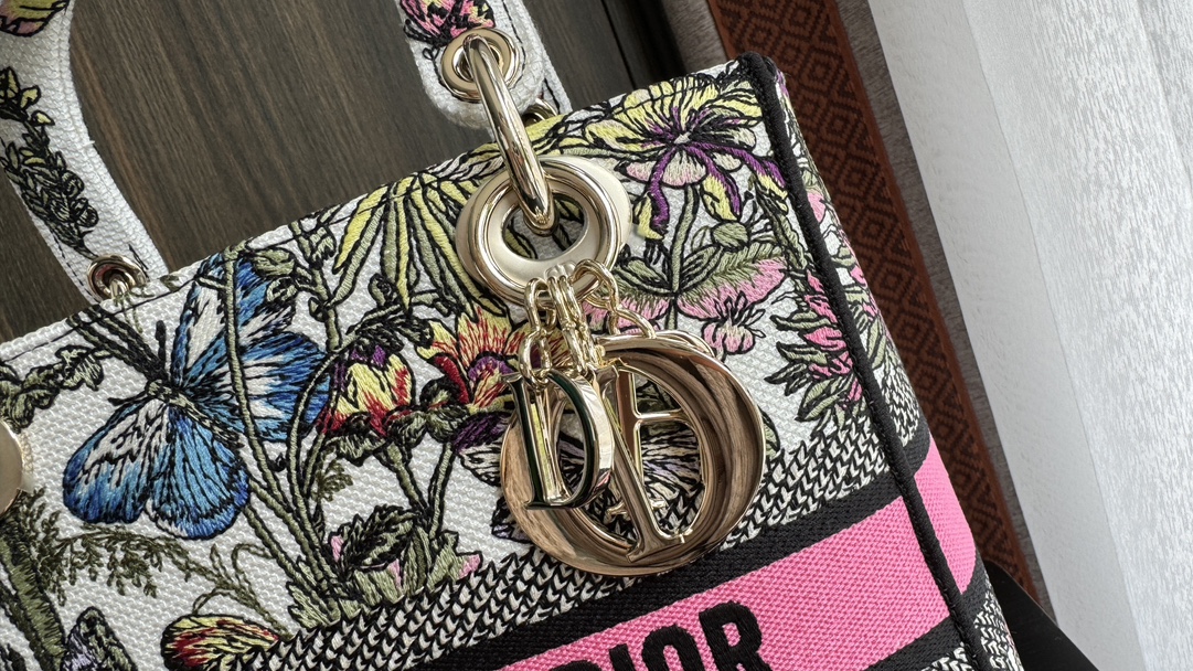 Elegant Lady D-Lite Style Luxury Inspired Handbag for Women - Image 7