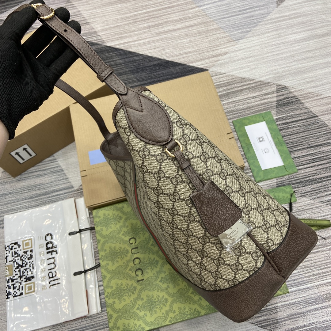 This medium-sized shoulder bag - Image 3