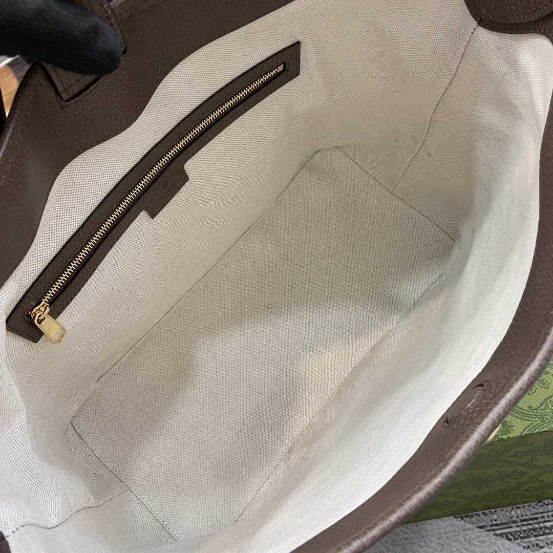 This medium-sized shoulder bag - Image 6