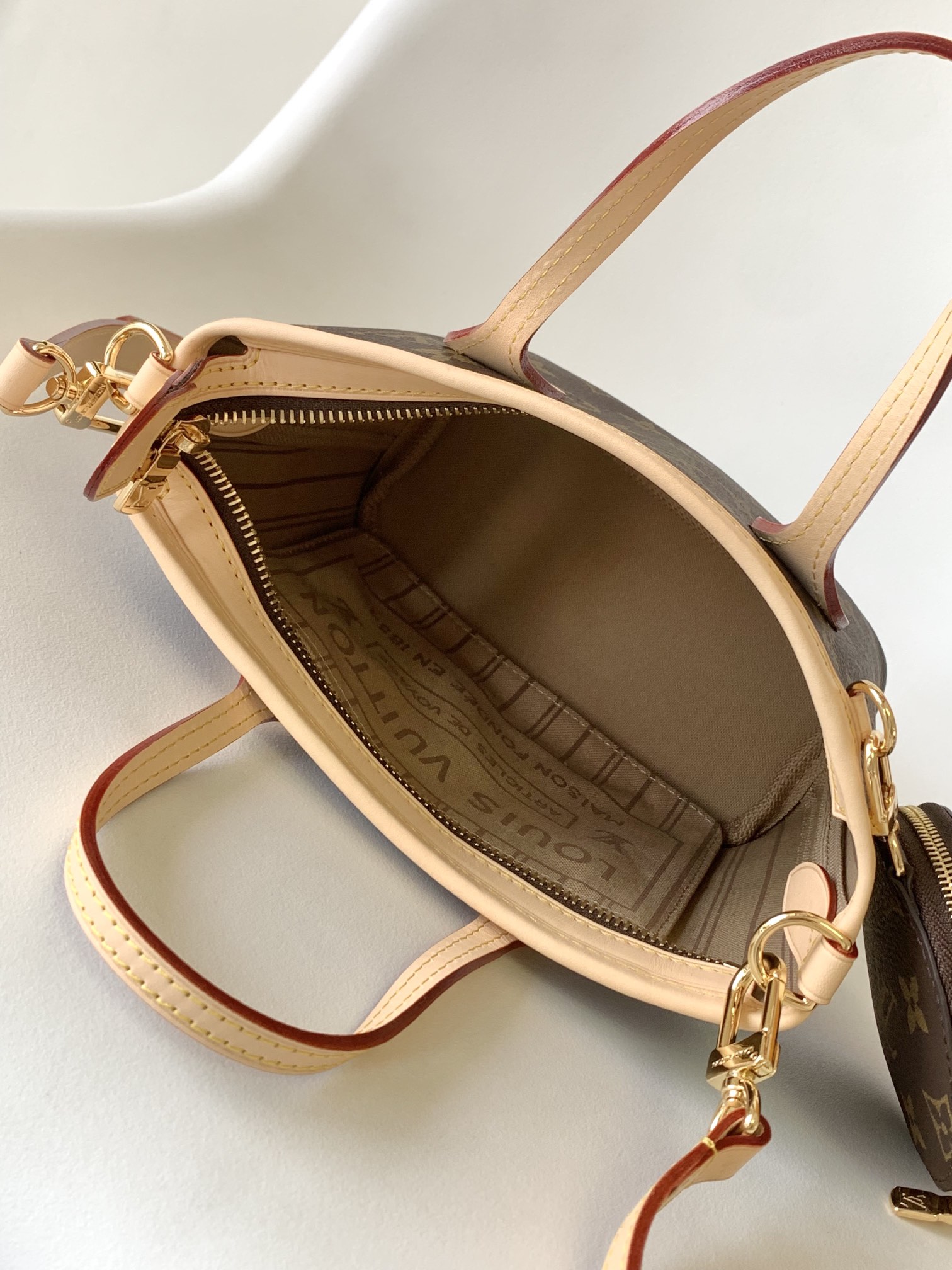 Premium Leather Shoulder Strap for Women – Adjustable Crossbody Replacement (Model M46705) - Image 5