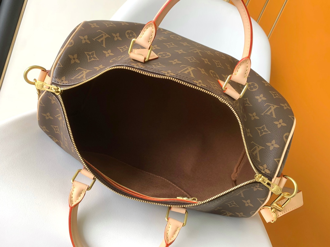 M41110 Large Travel-Style Women’s Handbag – Elegant Everyday Carry Tote Bag - Image 4