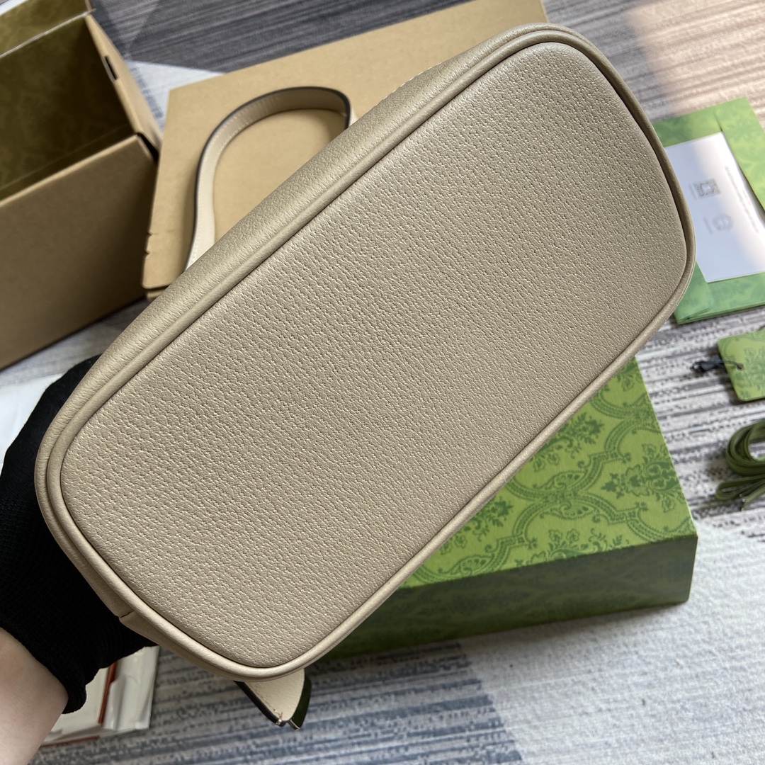This small shoulder bag - Image 2
