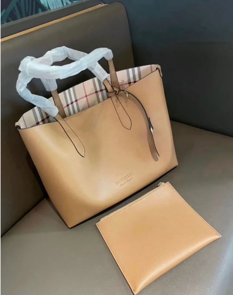 Burberry Leather Reversible Tote Bag - Image 2