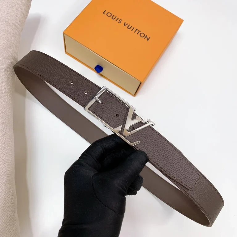 Louis Vuitton Burgundy Leather Reversible Belt - Image 2