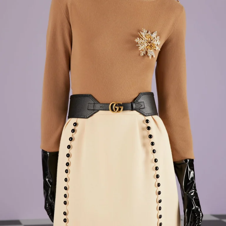Gucci Black Textured Leather Waist Belt - Image 5