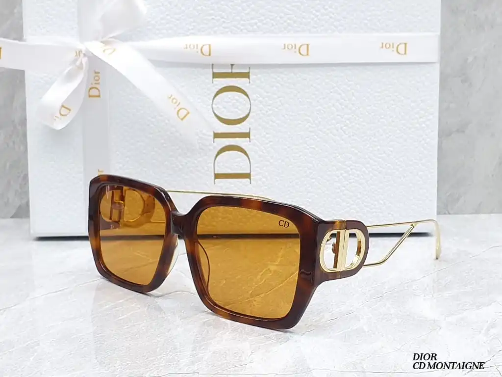 Christian Dior 30 Montaigne 2 Havana Gold Sunglasses - Image 2