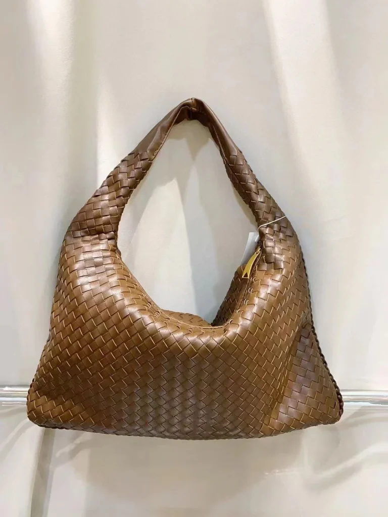 Bottega Veneta Leather Medium Bag - Image 2